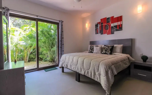 Family 2 BR Condo with Terrace within Golf course