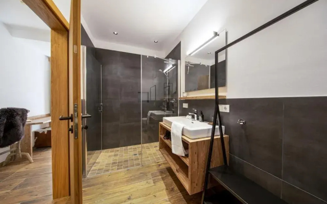 Chalet With ski Access, Neukirchen