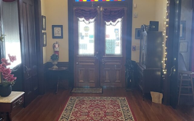 Grand Gables Inn Bed & Breakfast