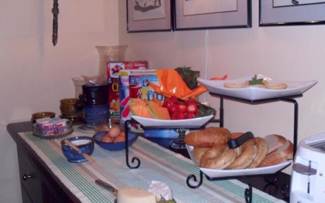 Homestead House Bed & Breakfast