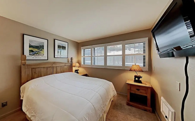 Two Bedroom Condos With Mountain Views at 1849 Condos