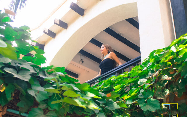 Hotel Sansiraka Suites By GEH Suites