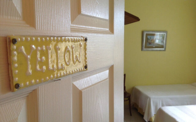 Palm Paradise Guest House and 2 Apartments