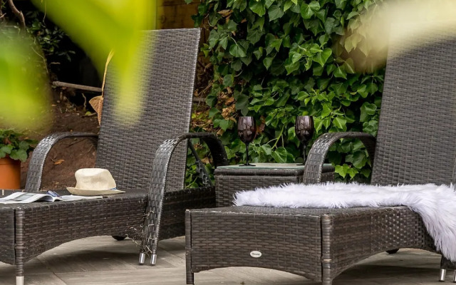 Coombe Bank in Teignmouth