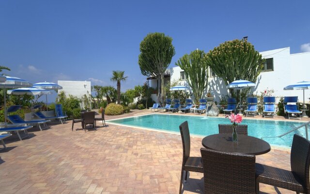 Room in B&B - Ischia-forio Above the Poseidon Gardens, 3 People N5472