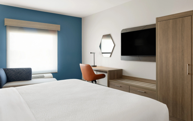 Holiday Inn Express & Suites Meridian I-20, an IHG Hotel