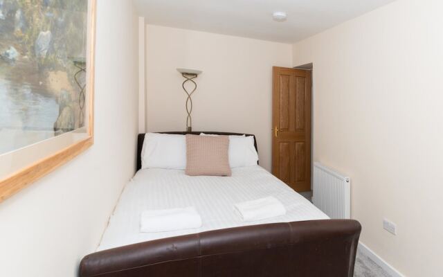 Brilliantly Located 2BD Flat Heart of Edinburgh!