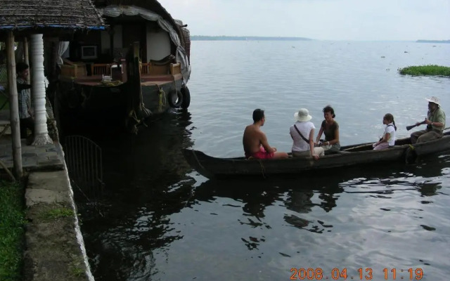 Vembanad House Boutique Back Water Homestay