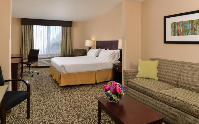 Holiday Inn Express Hotel & Suites River Park, an IHG Hotel