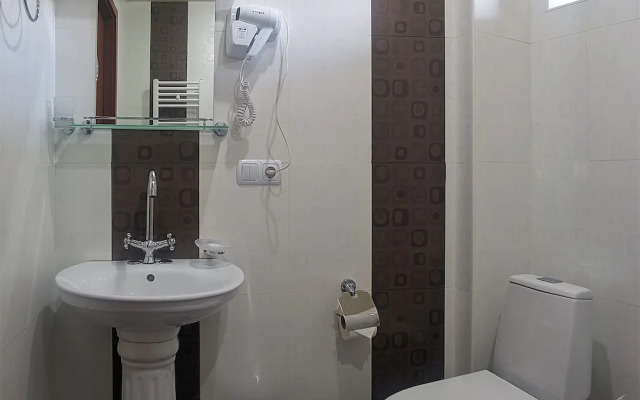 Shino Hotel