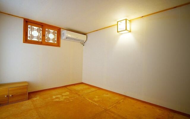 Jeonju Hongsi Hanok Guesthouse