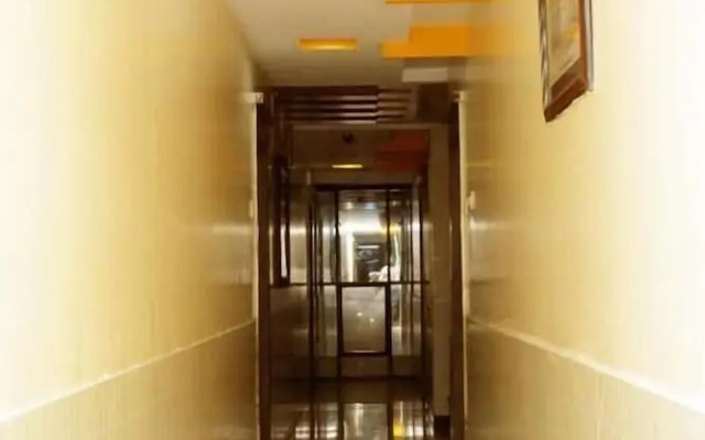 Hotel Sai Varsha