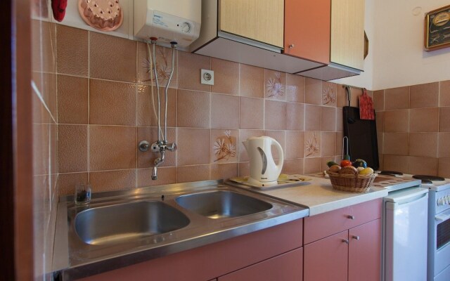 Spacious Apartment With Terrace, Near the Beach