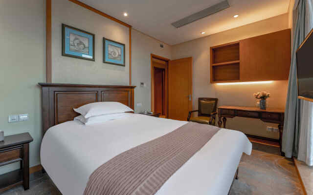 Yilin Hotel(Linping Nanyuan Metro Station Store)