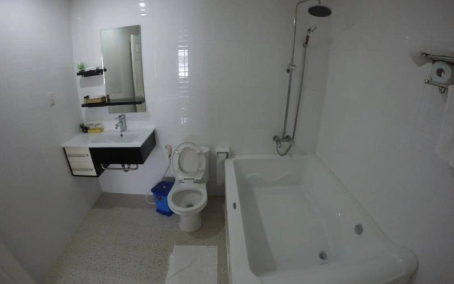 One World Hotel