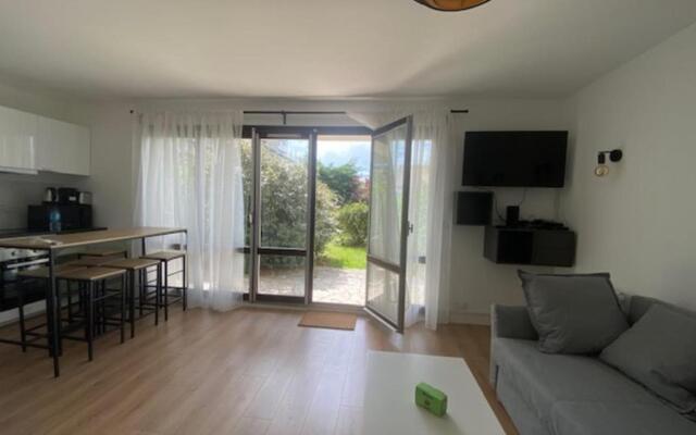 Beautiful Flat For 4 Very Closed To The Beach