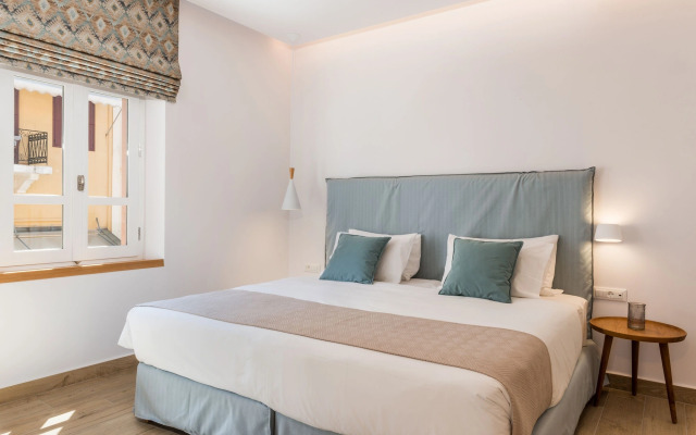 Avra Apartments Venetian Harbour