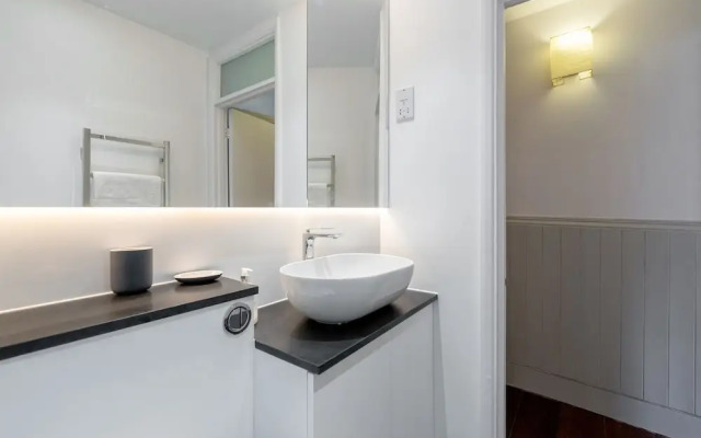Vauxhall Park Views - 2 Bed Flat by BaseToGo