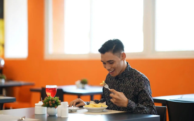 Airy Mapanget AA Maramis Manado