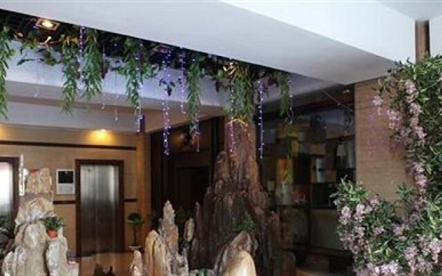 Yicheng Business Hotel - Dalian