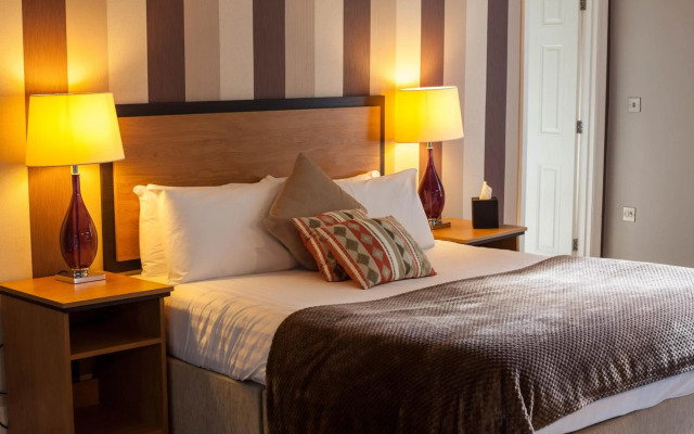 The Riverside House Hotel
