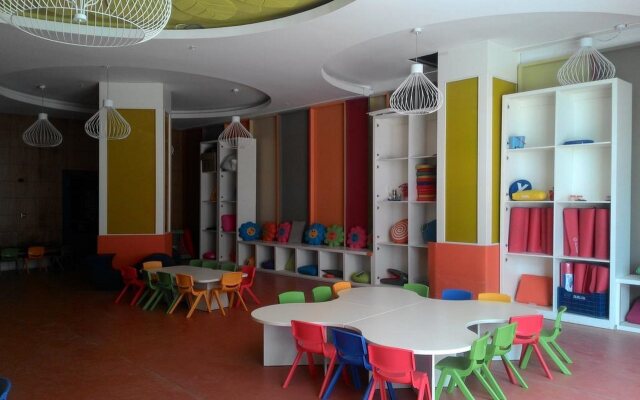 Port River Hotel & Spa