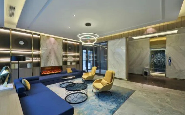 Orange Hotel  (Shanghai Hongqiao Railway Station Beidi Road)