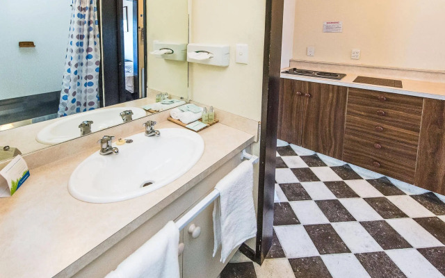 Burwood Manor Motel