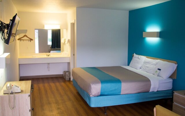 Motel 6 Sikeston MO