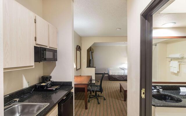 Quality Inn & Suites West Chase