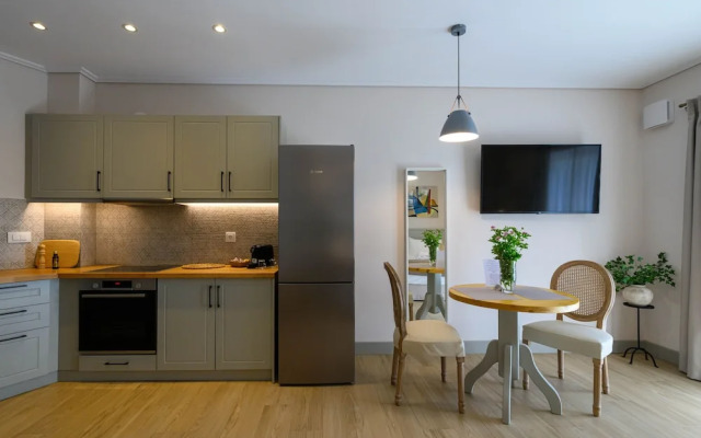 Kannas Mani-Luxury Suites- Adults friendly 14+