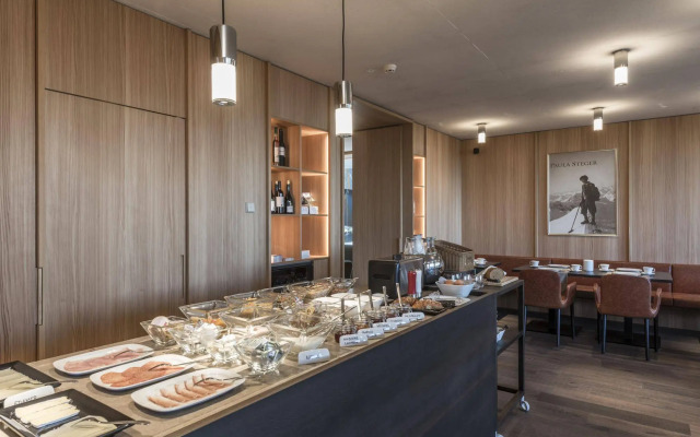 La Paula Apartments & Suites