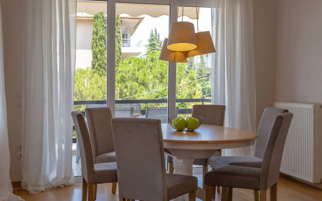 Rhea - Glyfada Sea View Apartment
