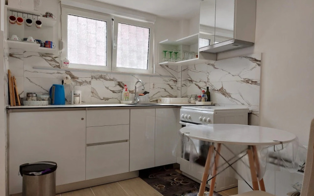 Homey 1-BR Apt