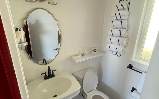 Sugarloaf Mountain Motel