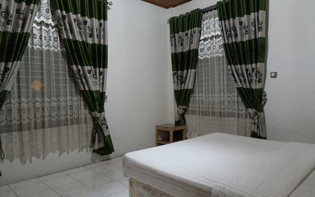 OYO 93706 Penginapan Syariah Hj. Kenan