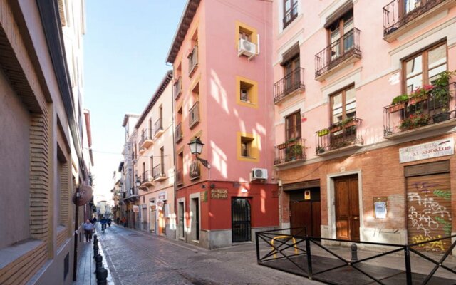 Sunny, 2 Bedroom House With Wifi In Central Granada 5 Minutes From All