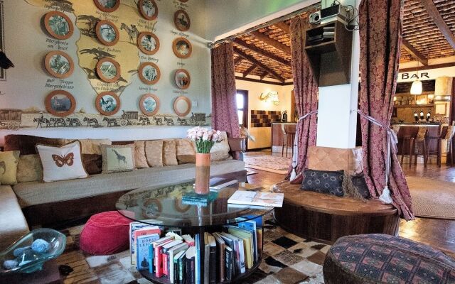 Hatari Lodge