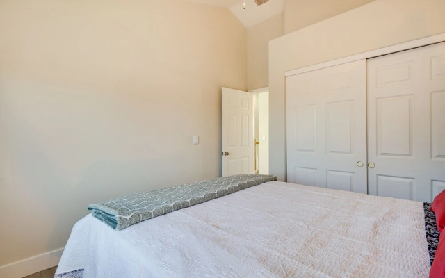 4 Mi to Downtown Reno: Family Retreat w/ Fireplace