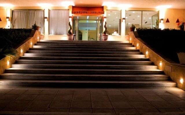 Ninos Grand Beach Resort