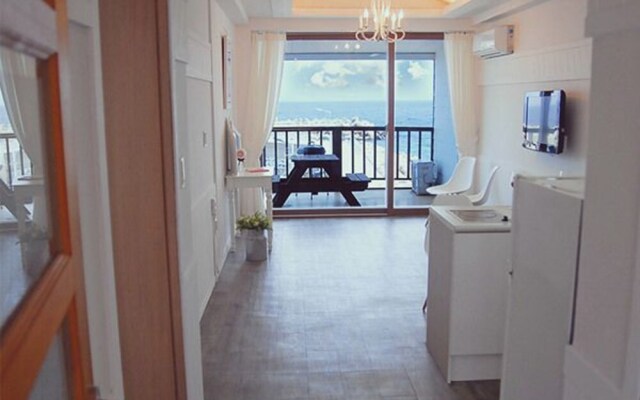 Uljin Sea and Momalet Pension