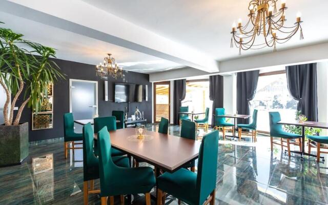 Emerald Residence
