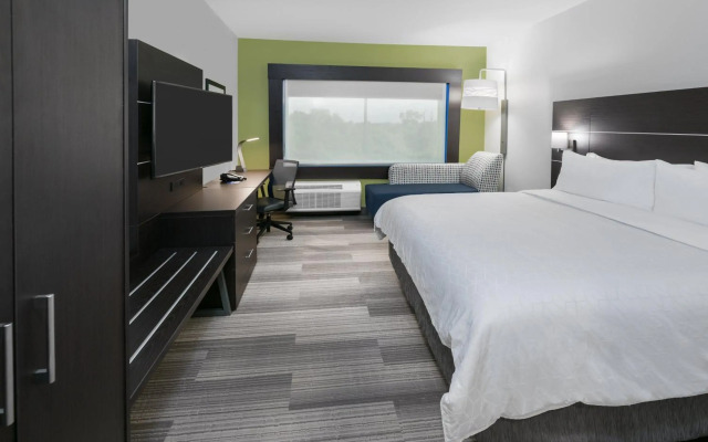 Holiday Inn Express & Suites Bryan - College Station by IHG
