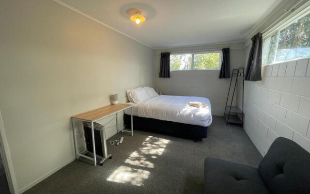 Private 2 bedrooms suite with free parking