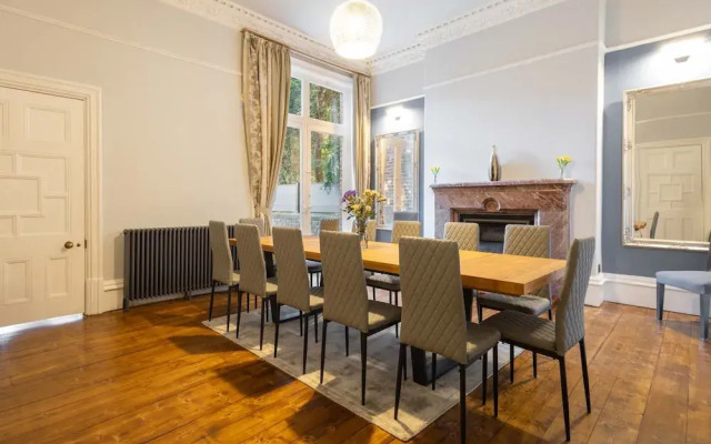 Host Stay Chatsworth Townhouse I