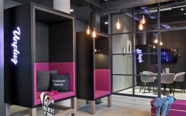 MOXY Frankfurt East