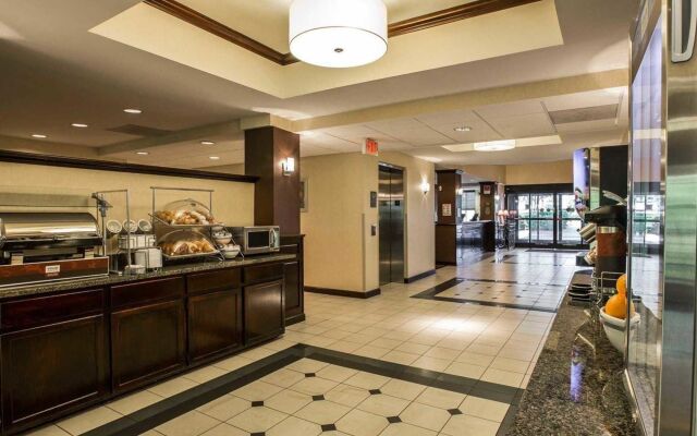 Comfort Suites Hanes Mall