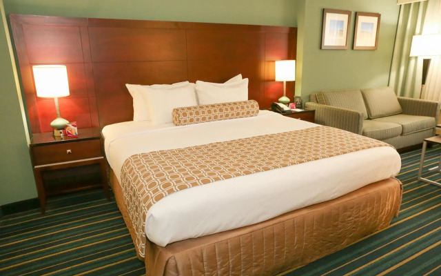 Crowne Plaza Virginia Beach Town Center by IHG