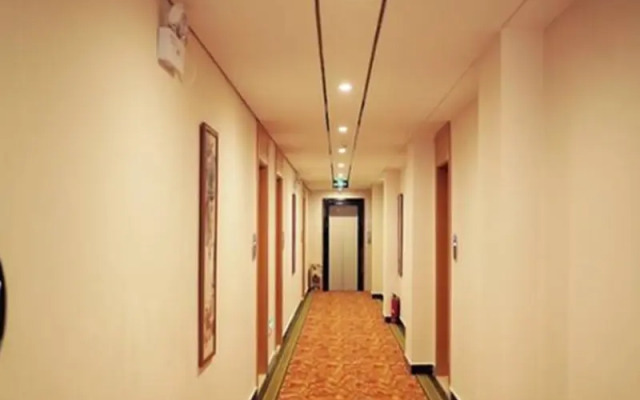 GreenTree Inn Huanzhu(S)Rd.Transit  Center Express