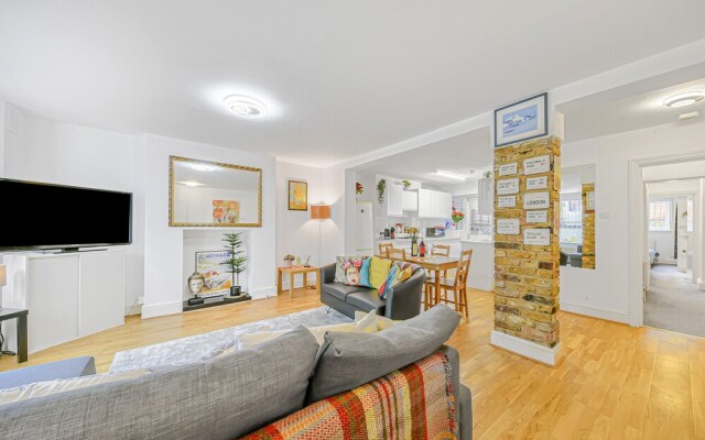 Stylish Central 2-bed Apartment With Pvt Garden